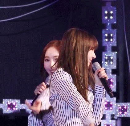 Yerin&SinB-FTfc00-shorter.gif