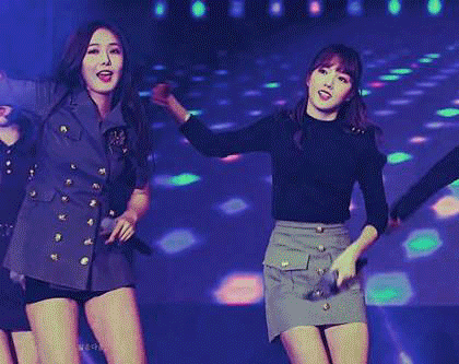 Yerin&SinB FTfc02 slow repeat.gif